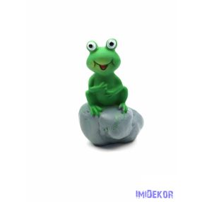 Béka figura kövön