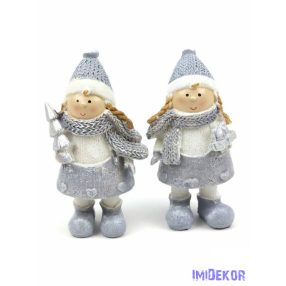 Kötött sálas kislány figura