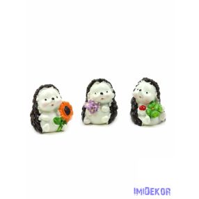 Fehér testű süni figura 4,5cm