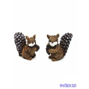 Rusztikus mókus figura