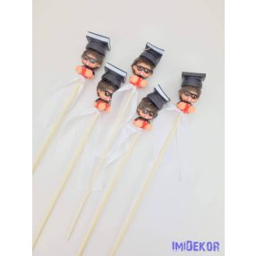 Kalapos moncsicsi pálcás figura