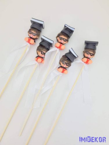 Kalapos moncsicsi pálcás figura