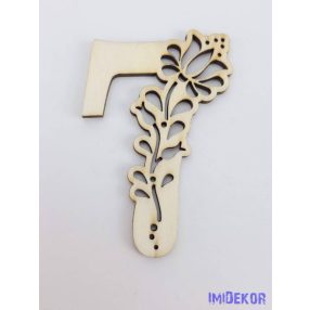 Díszes natúr lézervágott fa szám 6,5x5cm - 7