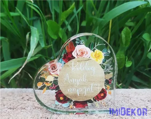 Kis plexi szív  Boldog anyák napját 6,6x6,6cm - Barna