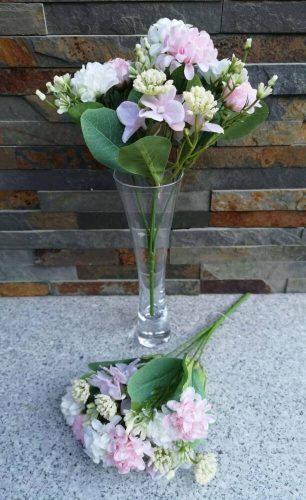 Vegyes hortenzia dália 5 ágú selyemvirág csokor díszítőkkel 30 cm - Fehér-Rózsaszín