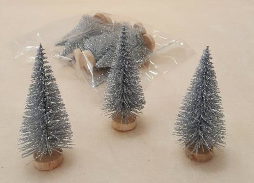 Fenyőfa dekor mini ezüst glitteres 8 cm fa talpon