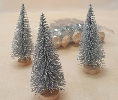 Fenyőfa dekor mini ezüst glitteres 10 cm fa talpon