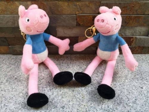 Peppa malac kék ruhás Zsoli malac plüss figura pálcázható kulcstartó 22x16/5 cm