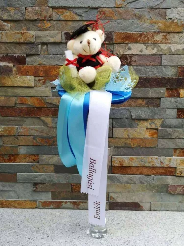 Ballagó csokor sapkás Maci figurával szalaggal 40 cm - Kék