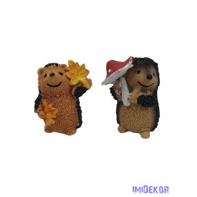 Süni figura gombával és levéllel