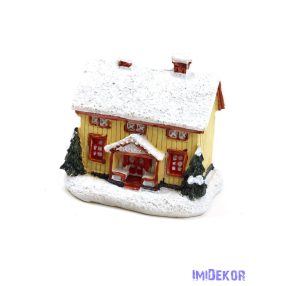 Téli házikó figura közepes 8x7,5x5,5cm - G