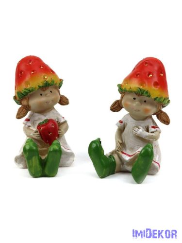 Eper kalapos ülő lány figura 7,5cm
