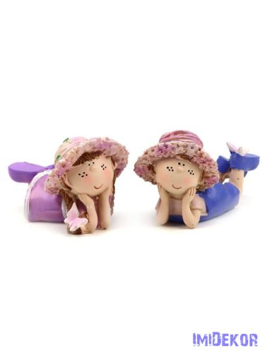 Lila virágkalapos fekvő figura 8x5,5cm