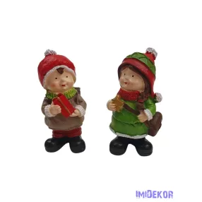 Piros sapkás téli gyerekek