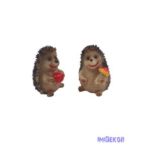 Mosolygós süni figura terméssel