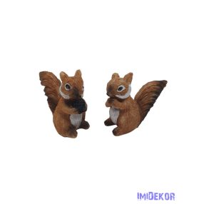 Fehér hasú mókus figura