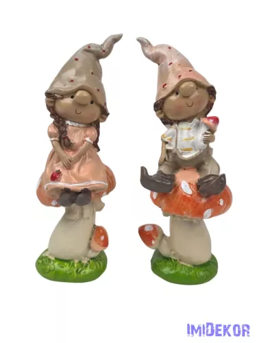 Nagy orrú manó figura gombán