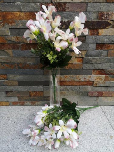 Orchidea apróvirágos selyemvirág csokor buxussal 33 cm - Fehér-Halvány Mályva