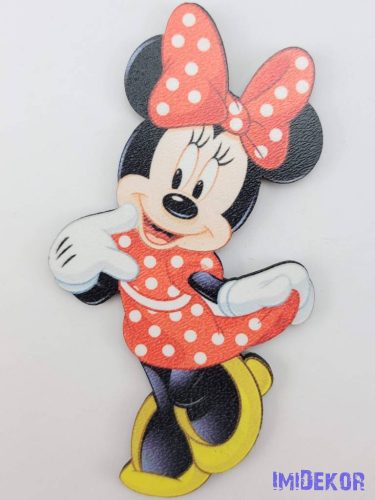 Minnie piros pöttyös ruhában és masnival tábla