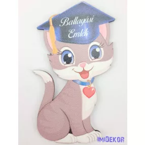 Világosbarna nagy cica tábla ballagó kalapban - Feliratos