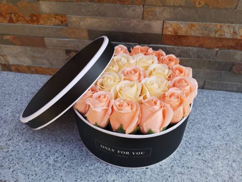 Rózsabox 23 szappanrózsa fejes barack-krém közepes kerek virág doboz