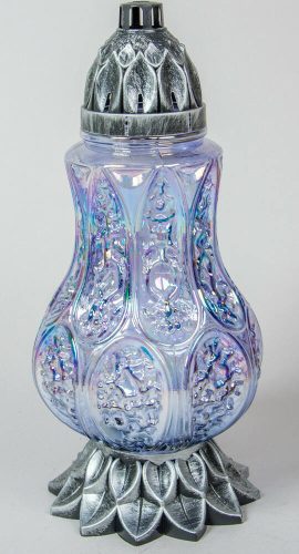 Gyöngyházas tükröződő díszes lilás üvegmécses antikolt különleges ezüst talppal fedéllel 37 cm