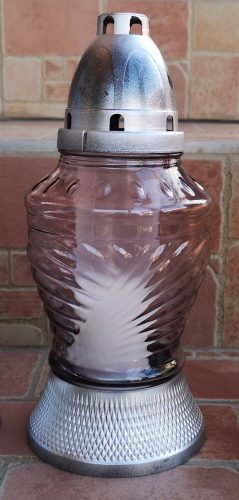 Köpenyes bordás üvegmécses antikolt ezüst fedeles talpas mécses betéttel rózsaszín üveg 24 cm